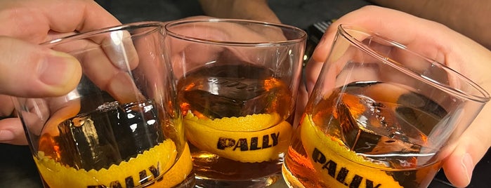 Pally - Restaurant & Bar à Cocktails is one of İZMR.