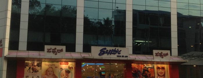 Sapphire Toys is one of Orte, die Rashmi gefallen.