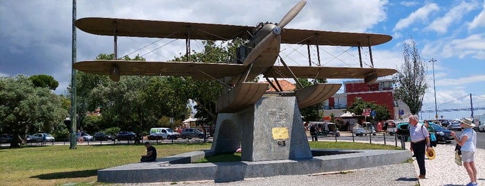 Avião e Monumento 1ª Travessia do Atlântico is one of Lissabon🇵🇹.