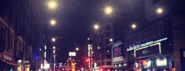 Corso Buenos Aires is one of สถานที่ที่ Elena ถูกใจ.