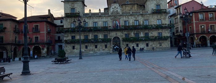 Plaza Mayor is one of LEON.