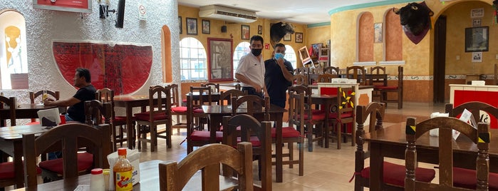 Bar Olé is one of Los mejores Restaurantes y Bares de Querétaro.