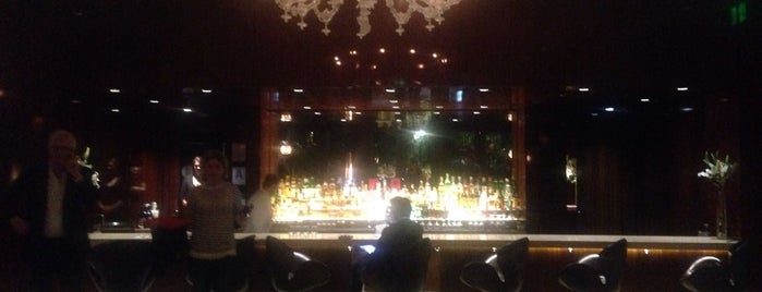 Mr. C Lobby Lounge Bar is one of สถานที่ที่ Brandon ถูกใจ.