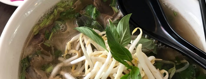 Pho Hoa Noodle Soup is one of Om Nom Places (PJ).