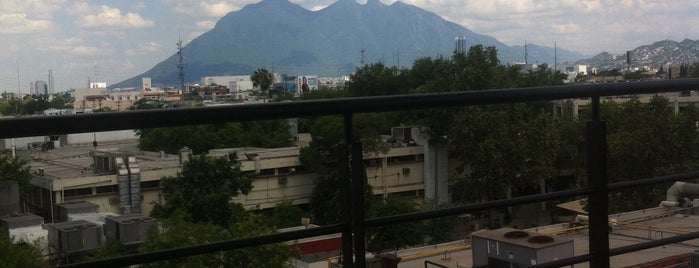 Aulas Nuevas Medicina (UANL) is one of Lugares que ya conosco.