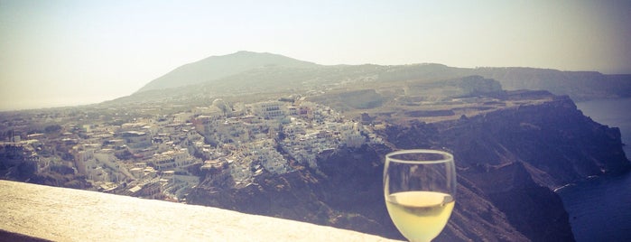 To Kafenio is one of Santorini wine tastings/ night life.