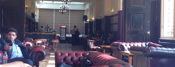 Cambridge Union Coffee Shop is one of Cambridge places to try.