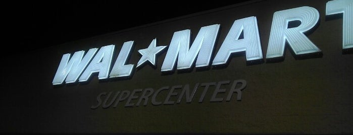 Walmart Supercenter is one of Lugares favoritos de Mike.