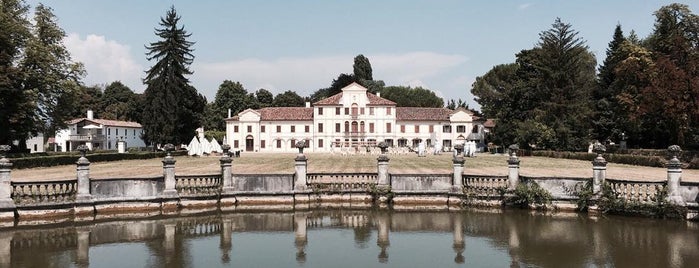 Villa Toderini Hotel Codogne is one of Tempat yang Disukai Maurizio.