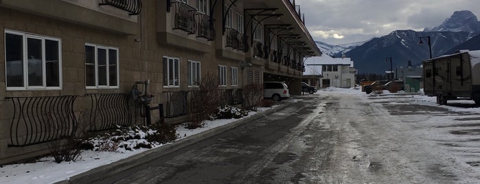 Canmore Inn & Suites is one of Riding the Cougar-Canmore.