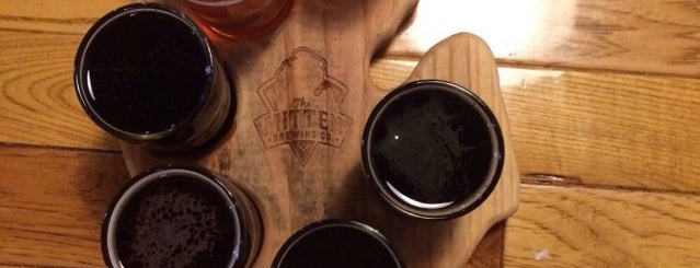 The Mitten Brewing Company is one of Lugares favoritos de Ross.
