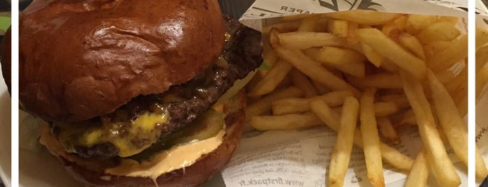 Tom's Burger is one of N.さんの保存済みスポット.