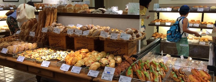 オーボンパン ビゴの店 金沢フォーラス店 is one of 石川のパンと珈琲.