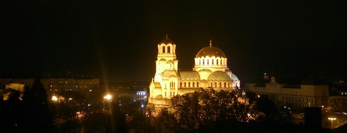 Sense Rooftop Bar is one of Bar Crawling Sofia.