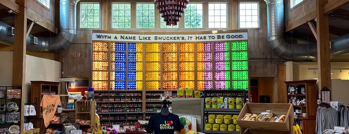 The J.M. Smucker Co. Store & Cafe is one of Looks fun.