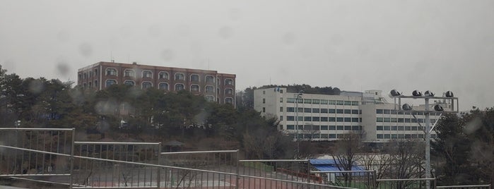 Kyonggi University is one of 수원시의 이곳저곳.