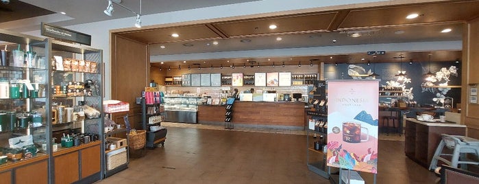 Starbucks Reserve is one of Tempat yang Disukai 블루씨.