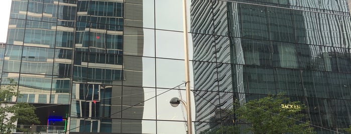 Daishin Finance Center is one of Lieux qui ont plu à Yongsuk.