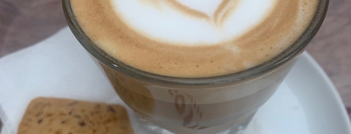 Costa Coffee is one of Lieux qui ont plu à Pınar.