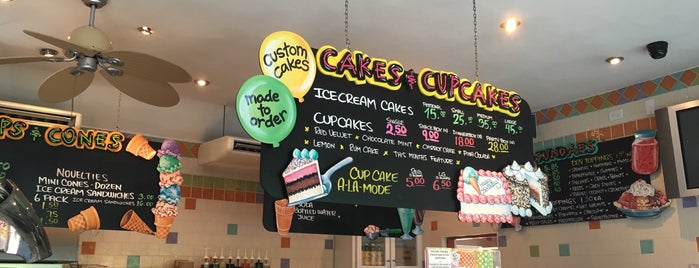 Scoops ice-cream & Cupcakes is one of Locais salvos de Gary.