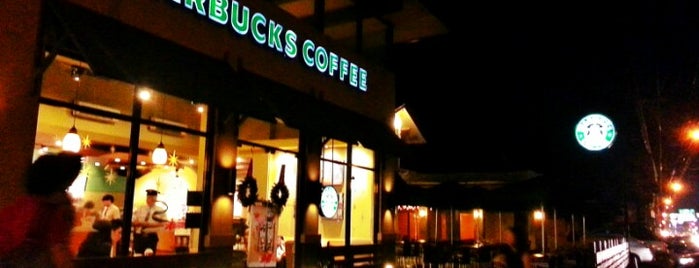 Starbucks is one of Carlos : понравившиеся места.