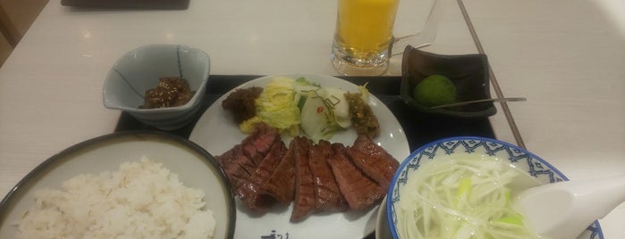 牛たん炭焼 利久 セルバテラス店 is one of Myレストラン.