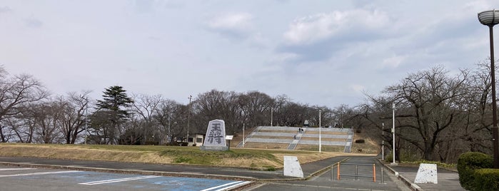 舞鶴公園 is one of 公園.