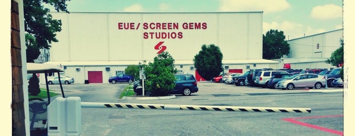Screen Gems Studios is one of Locais curtidos por Todd.