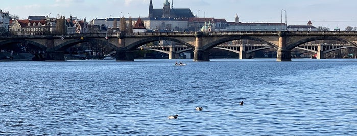 Vltava is one of Praha.