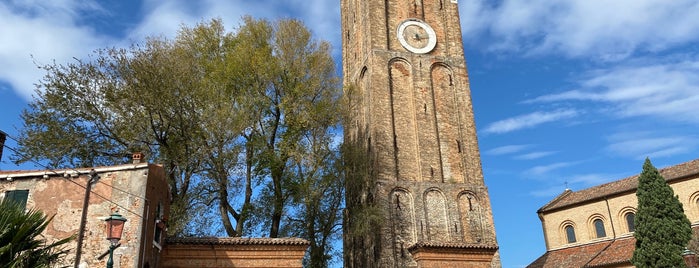 Basilica Dei Santi Maria e Donato is one of Locais curtidos por Antonio.