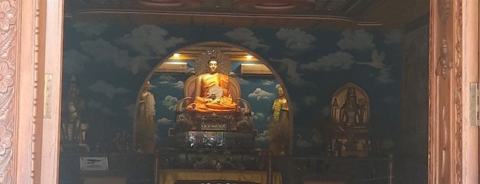 Mahabodhi Temple (Mahavihara) is one of m'ın Kaydettiği Mekanlar.