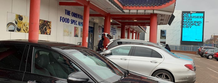 Hoo Hing Chinese Supermarket is one of Kweku'nun Beğendiği Mekanlar.