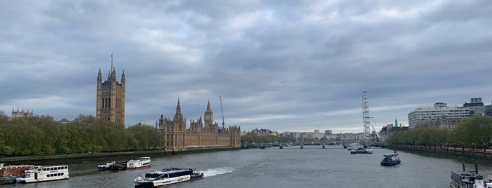 Ламбетский мост is one of Guide to London's best spots.