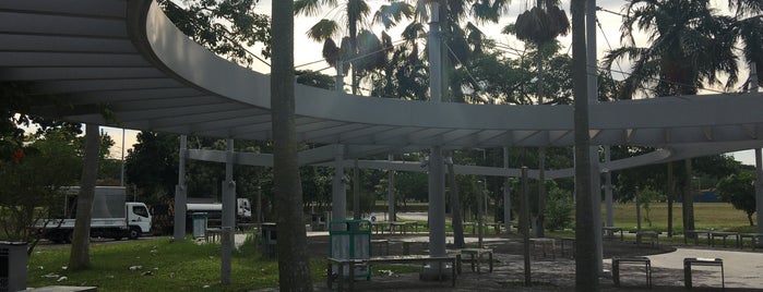 Changi Business Park Plane Spotting Hut is one of My favourite hang out places in Singapore.