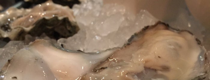 GT Fish and Oyster is one of Posti salvati di Nichole.