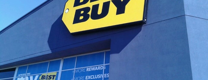 Best Buy is one of Lisa’s Liked Places.