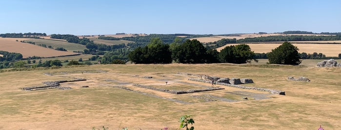 Old Sarum is one of Anglie.