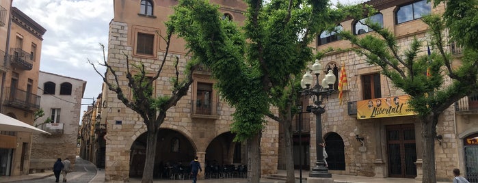 Plaça Major is one of Viaje Zaragoza y Belchite.