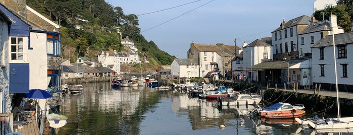 Polperro Harbour is one of Camping With PUDS.