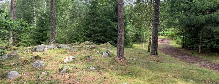 Hunn Steinringfelt is one of Oldtidsveien.