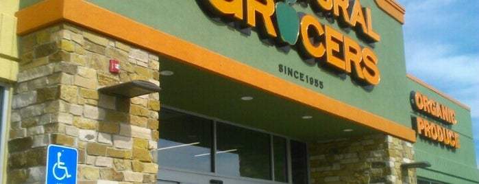 Natural Grocers is one of สถานที่ที่ Jonathan ถูกใจ.