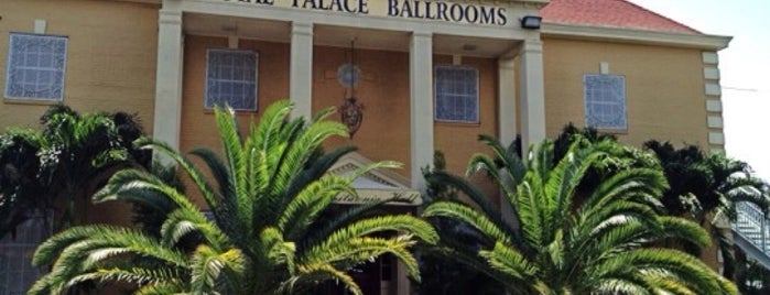 Royal Palace Ballrooms is one of Tempat yang Disukai Berlin.