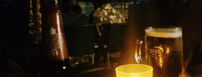 Moonlight Cafe Bar is one of Posti che sono piaciuti a Merve.