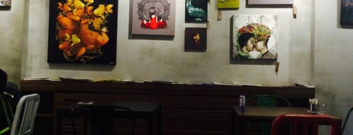 Page Cafe & Gallery is one of İstanbul'da kahve molası...