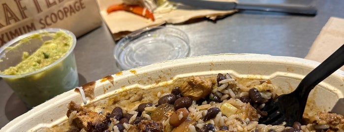 Chipotle Mexican Grill is one of Cincinnati Burritos.