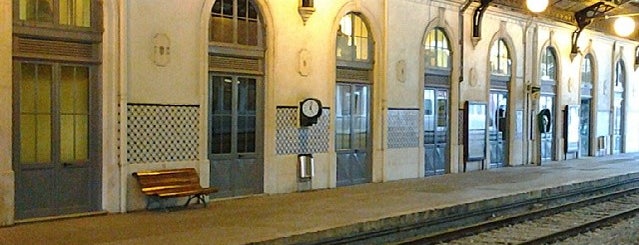 Estação Ferroviária de Alcântara-Terra is one of Lugares favoritos de Jonne.