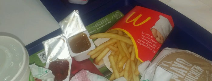 McDonald's is one of สถานที่ที่ Blondie ถูกใจ.