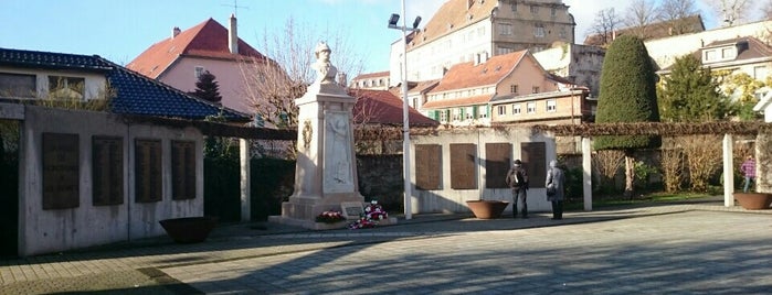 Square du souvenir is one of Ryadh’s Liked Places.