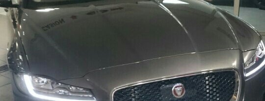 Jaguar Paris 19 is one of Tempat yang Disukai Ryadh.