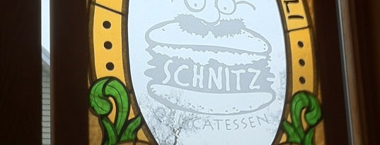 Schnitz Deli is one of Lugares favoritos de Joey.